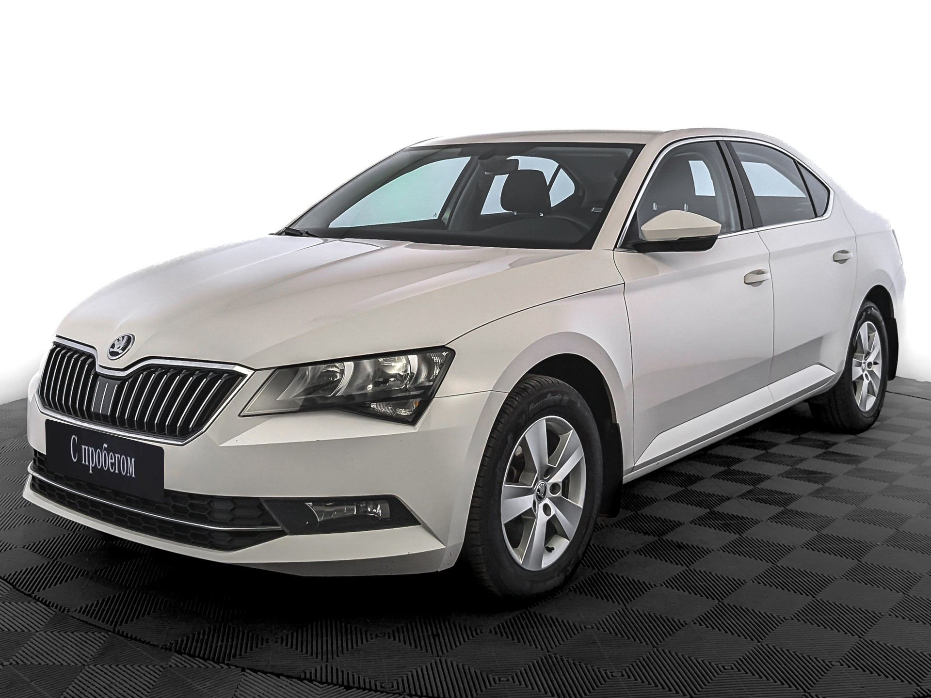 Skoda Superb белый, 2017, 119 223 км