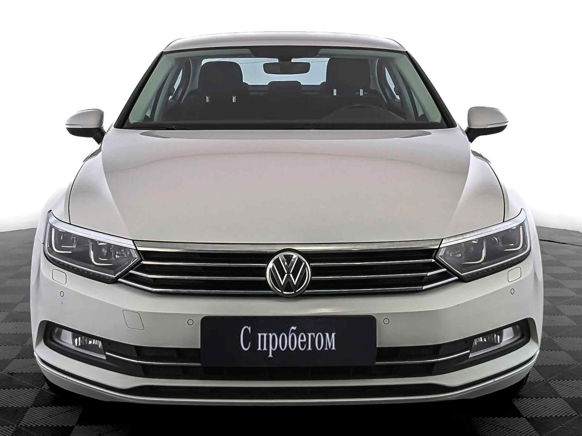 Volkswagen Passat Белый, 2019, 68 842 км