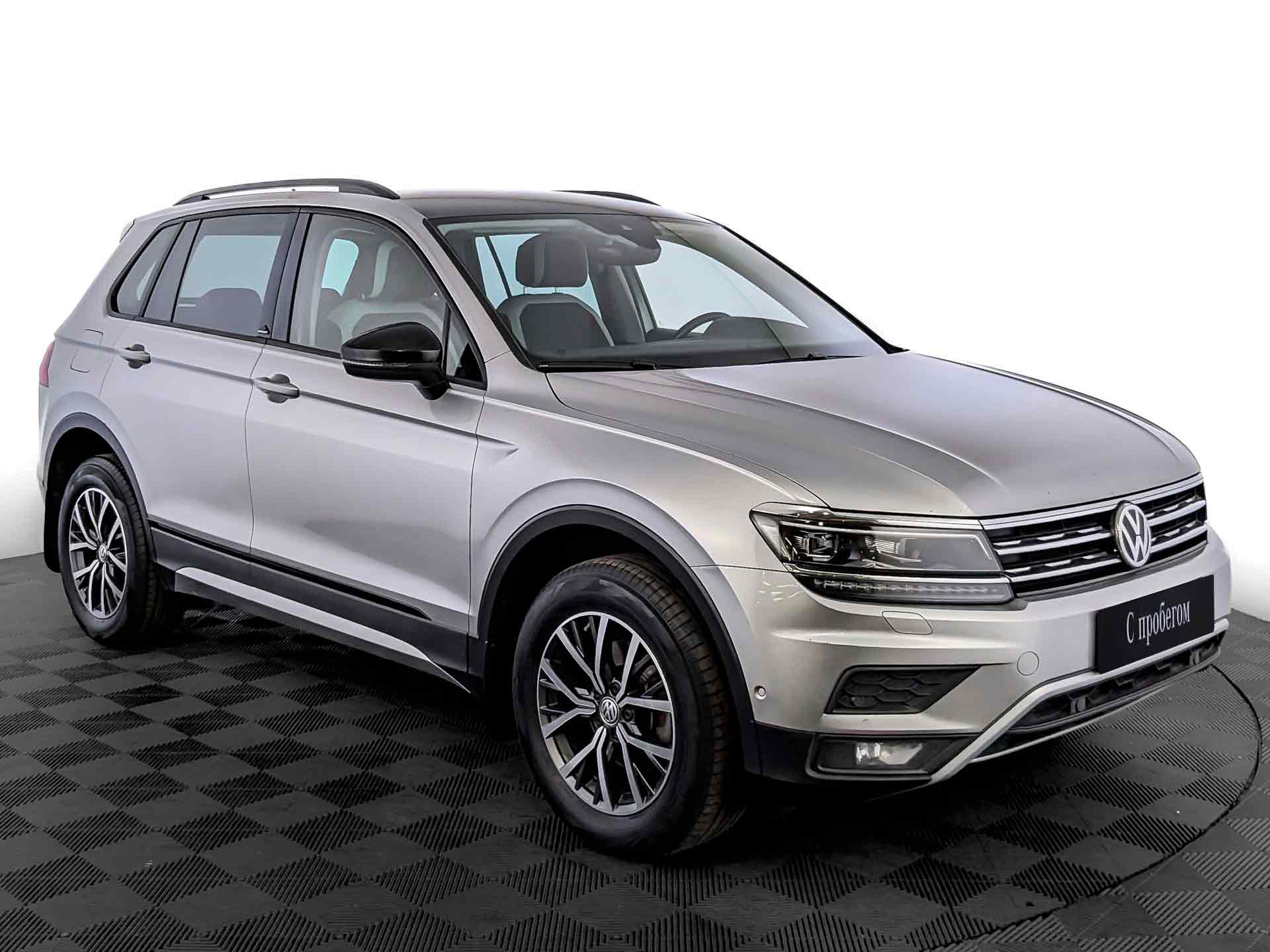 Volkswagen Tiguan Серебристый, 2020, 90 833 км