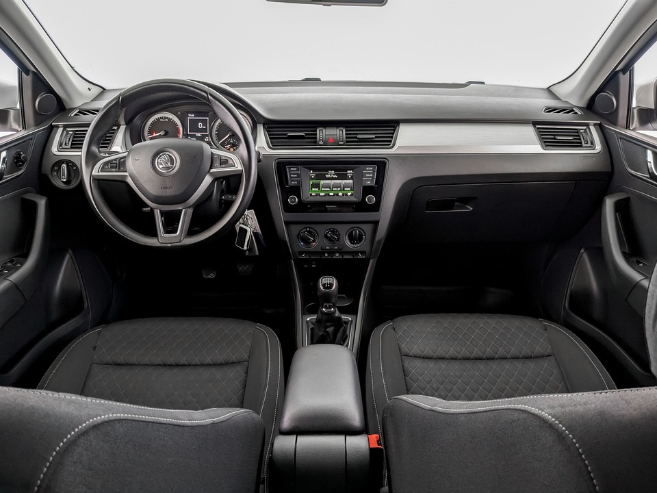 Skoda Rapid Белый, 2016, 156 601 км