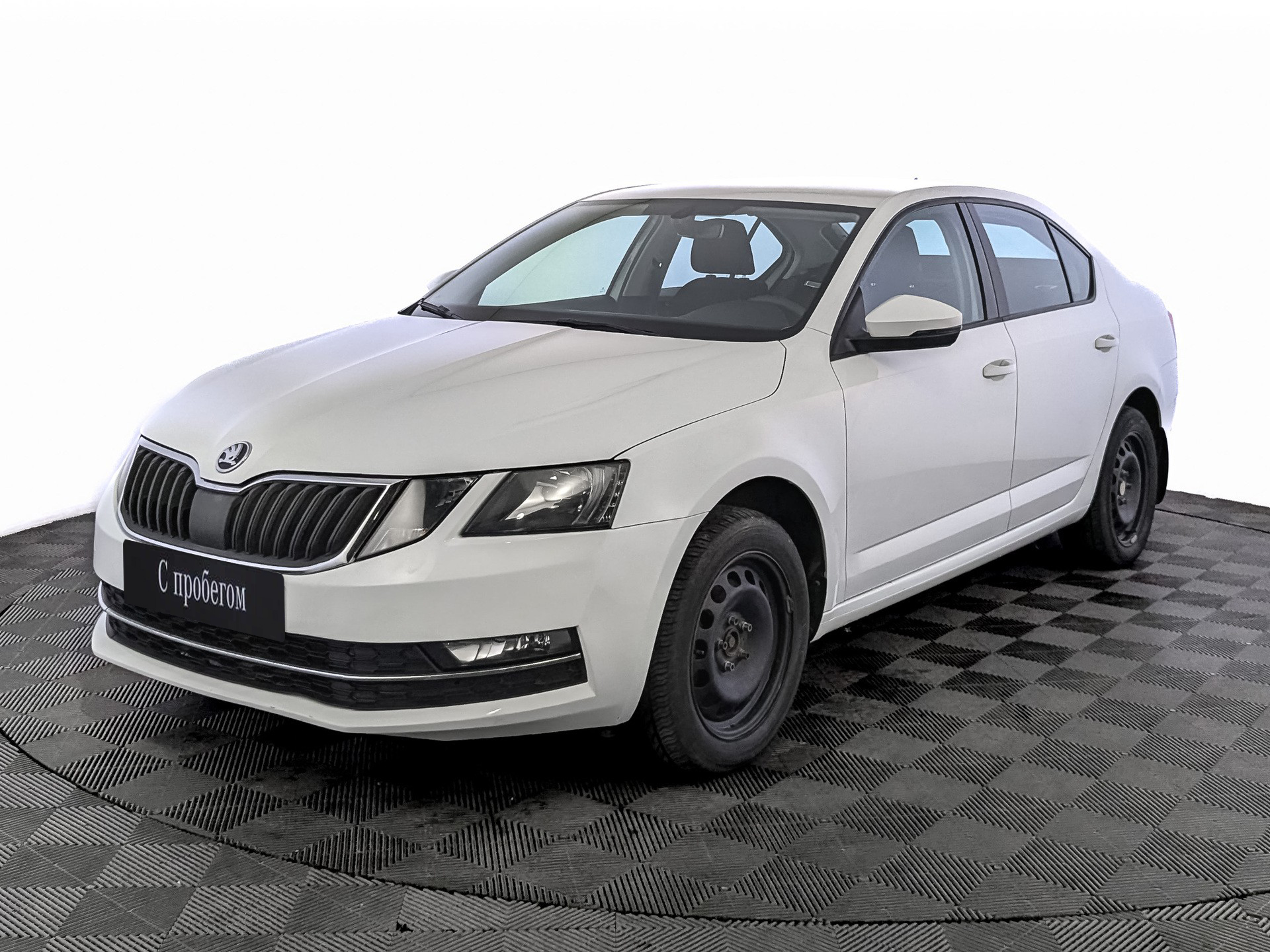 Skoda Octavia Белый, 2017, 104 911 км