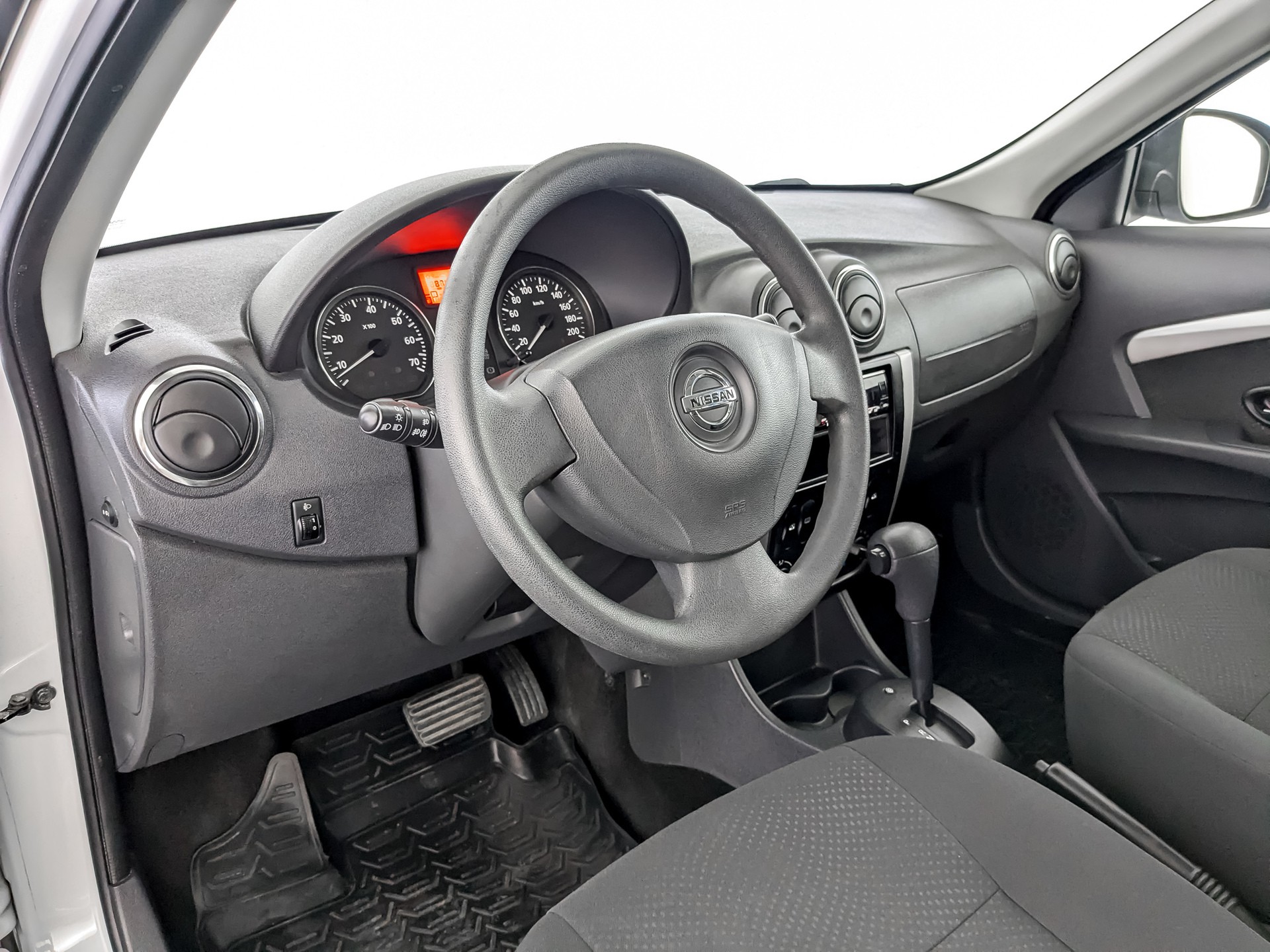 Nissan Almera белый, 2015, 87 496 км