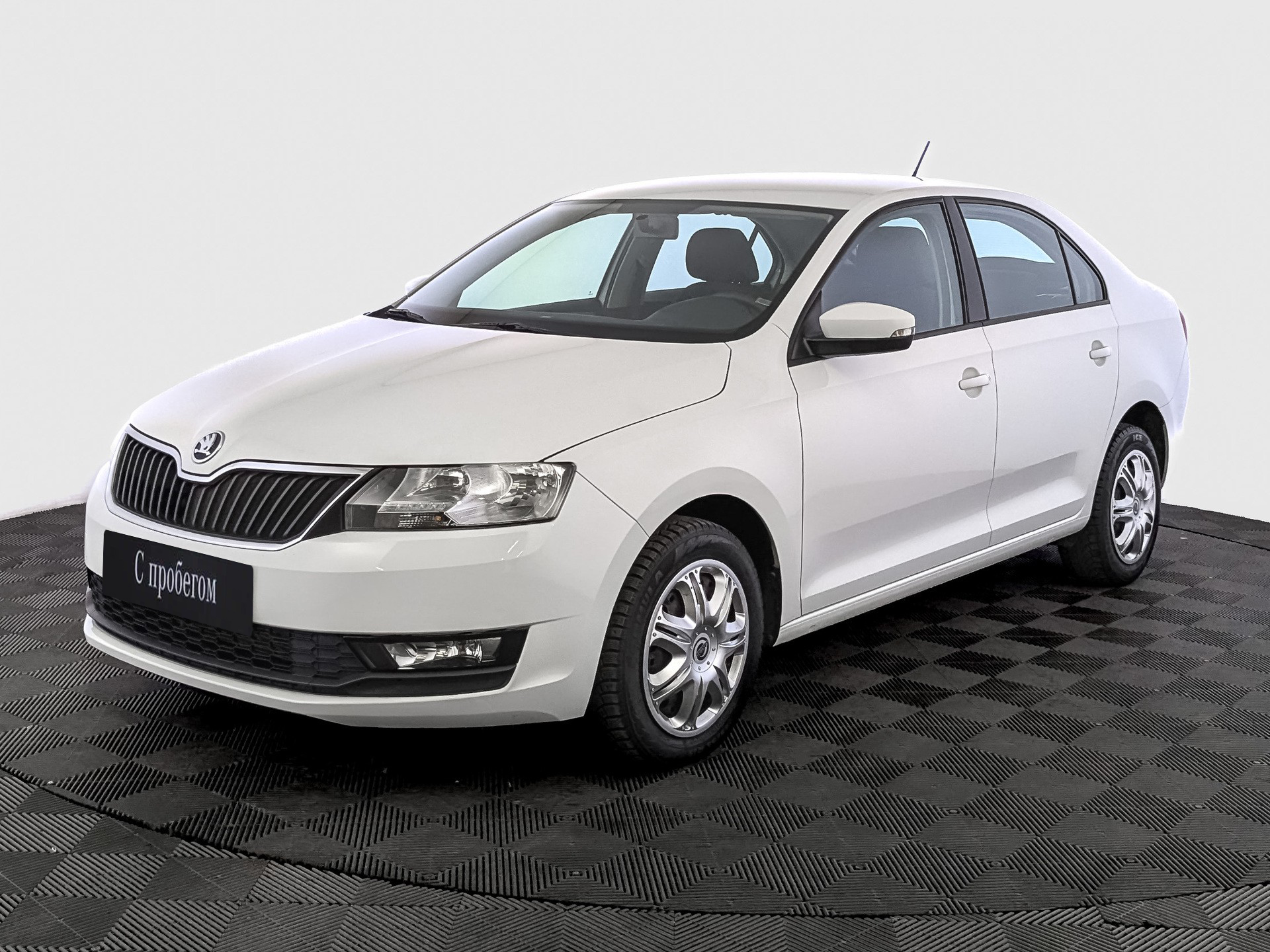 Skoda Rapid Белый, 2019, 69 508 км