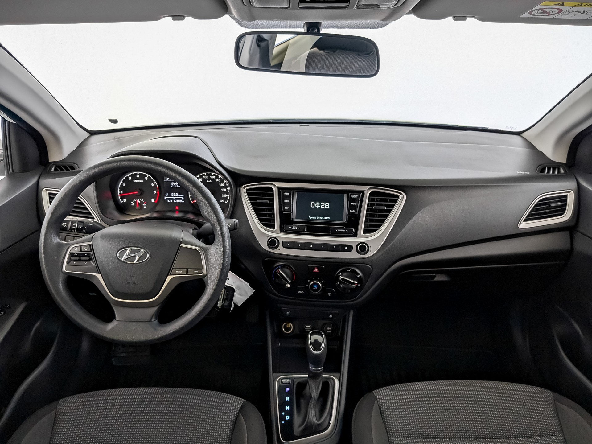 Hyundai Solaris Белый, 2019, 61 073 км