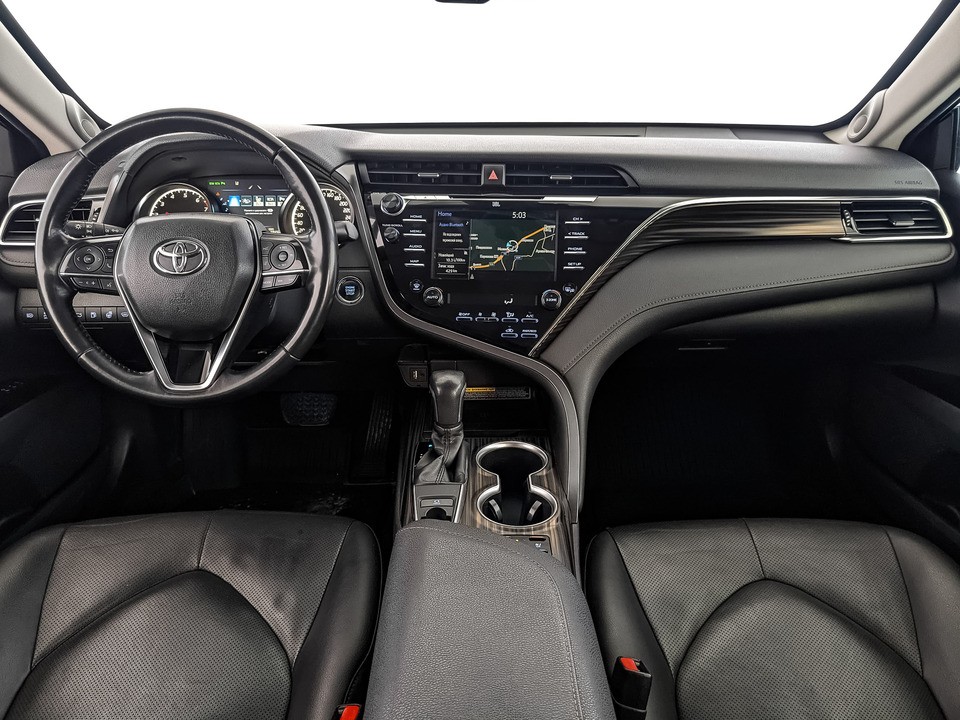 Toyota Camry Белый, 2018, 118 360 км