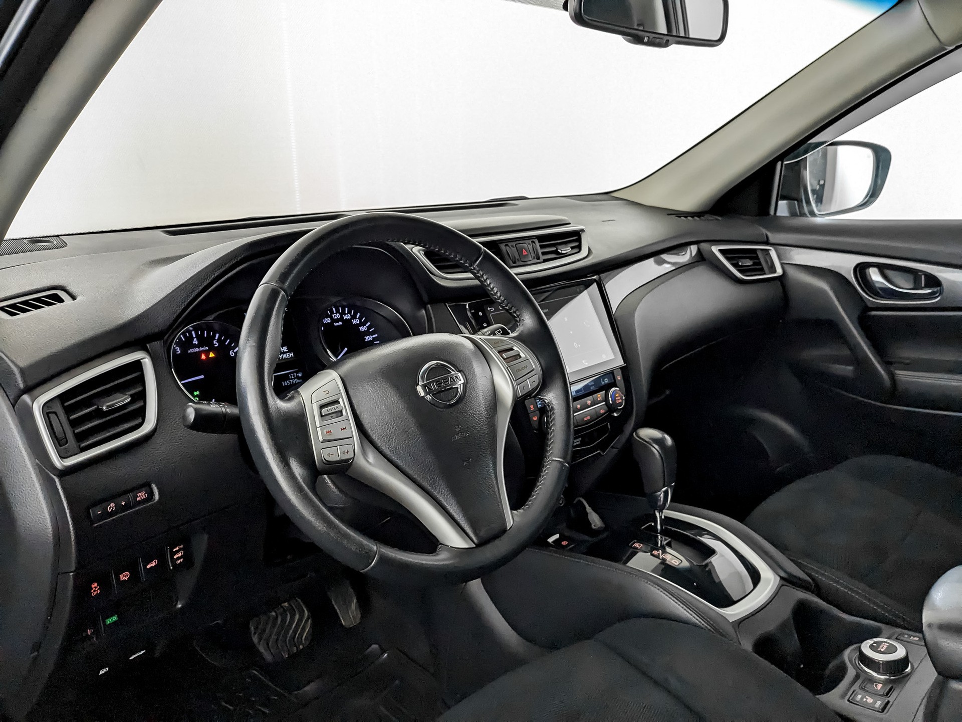 Nissan X-Trail черный, 2016, 145 419 км