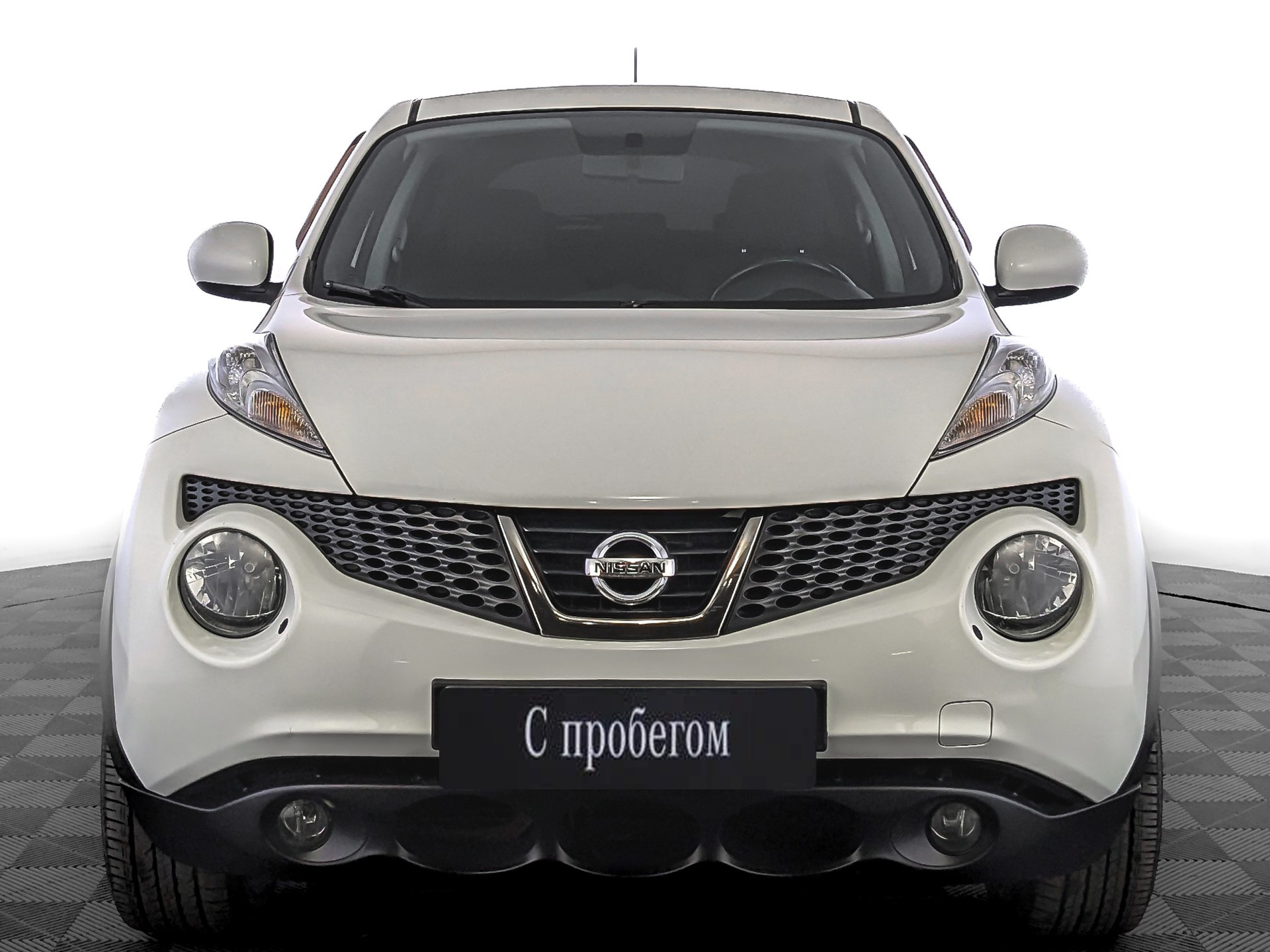 Nissan Juke белый, 2011, 67 702 км