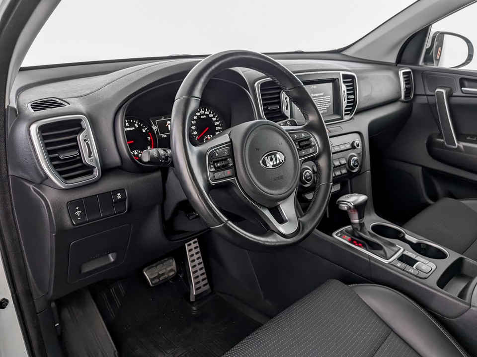 Kia Sportage Белый, 2018, 92 970 км