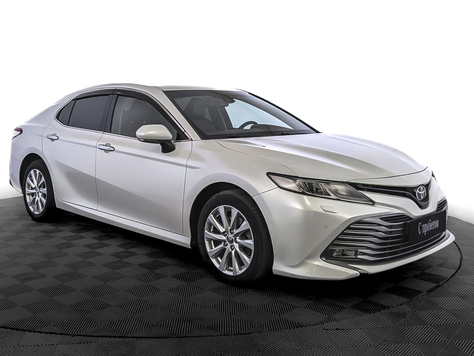 Toyota Camry Белый, 2021, 68 105 км