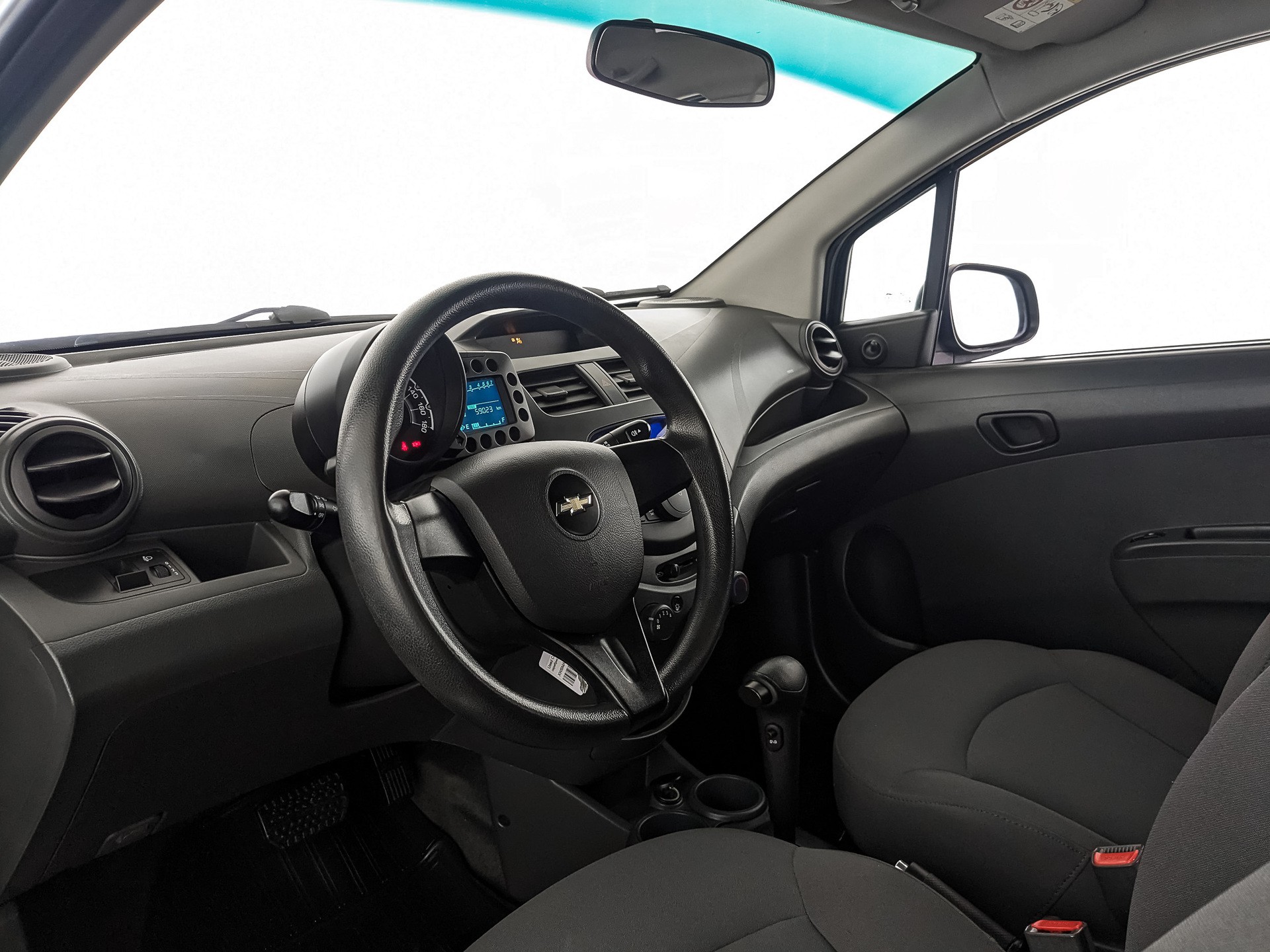 Chevrolet Spark Серебристый, 2013, 59 020 км