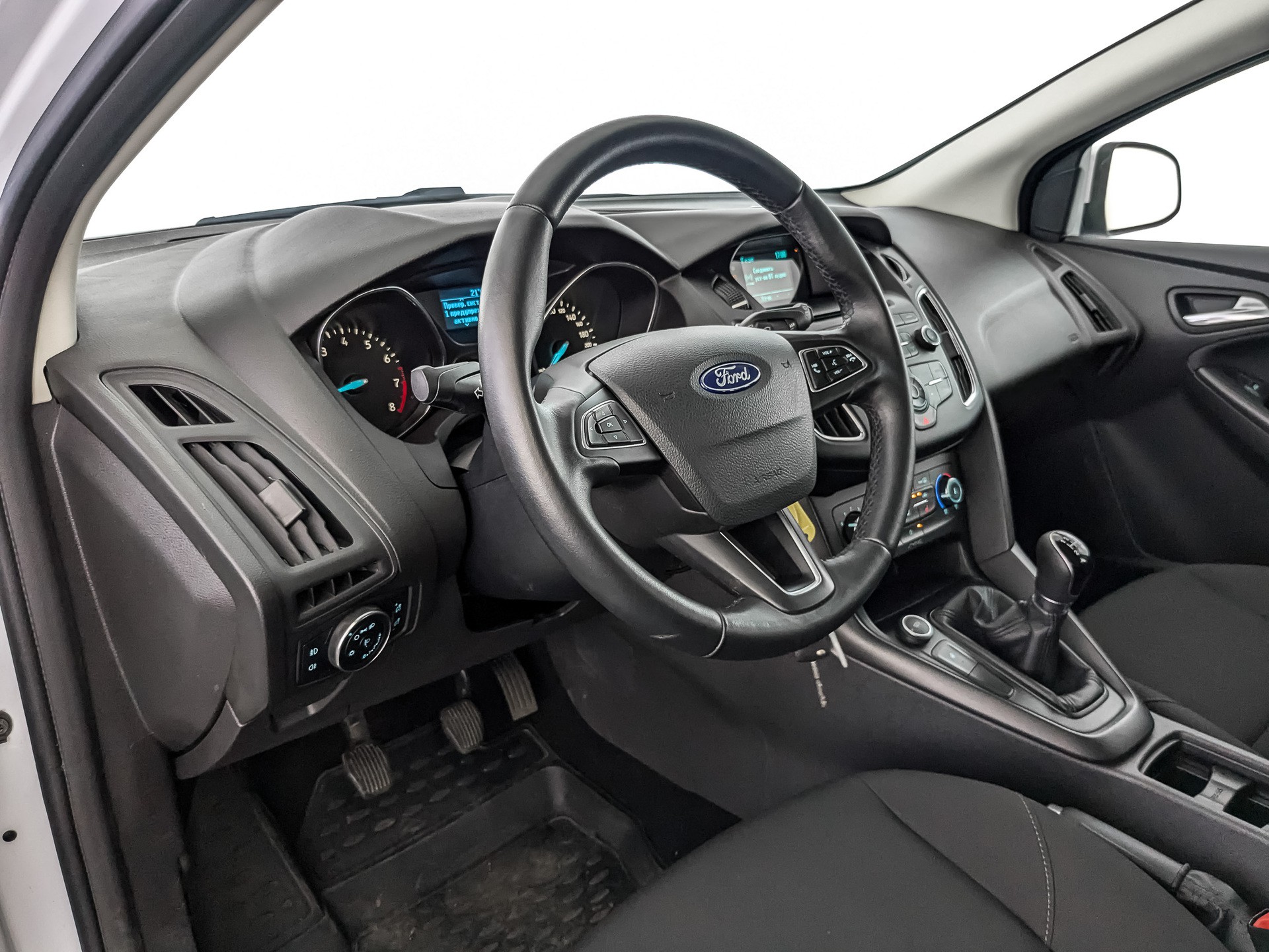 Ford Focus белый, 2018, 30 638 км