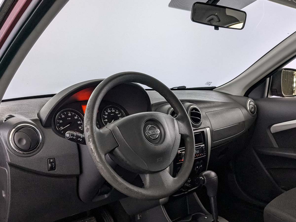 Nissan Almera Красный, 2016, 93 457 км