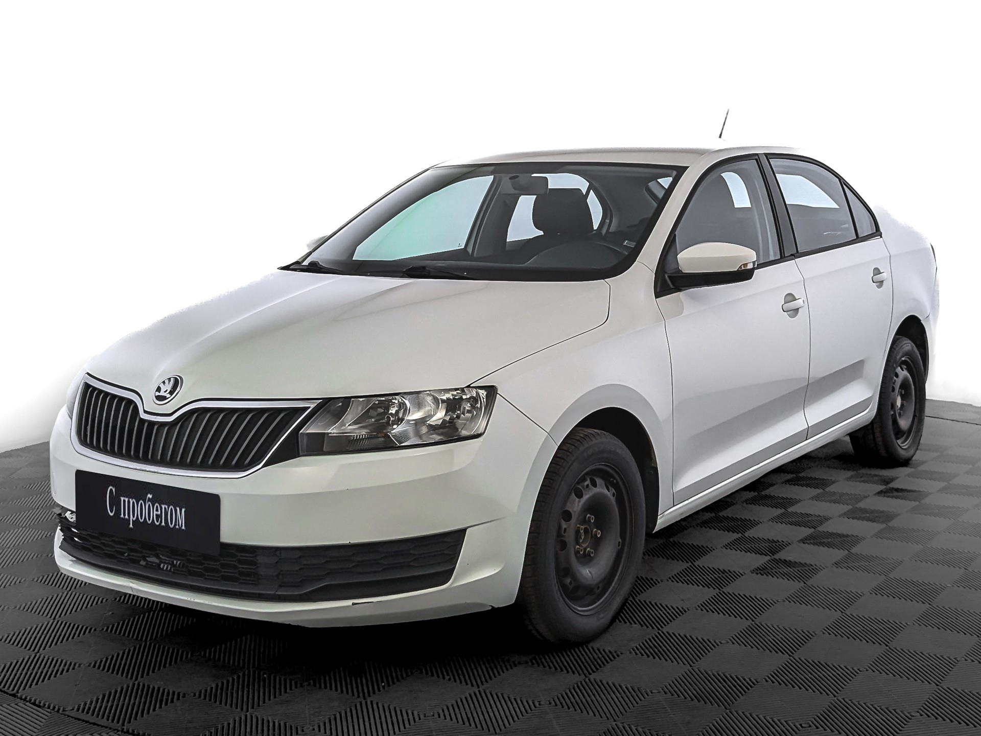 Skoda Rapid Белый, 2019, 89 386 км