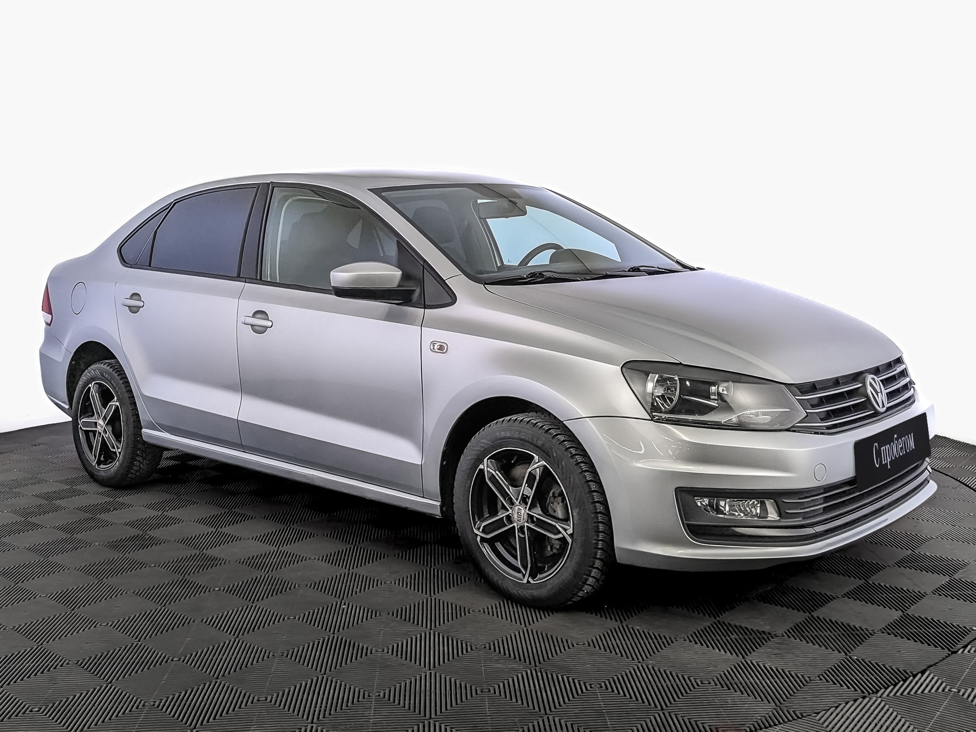 Volkswagen Polo Серебряный, 2017, 101 592 км