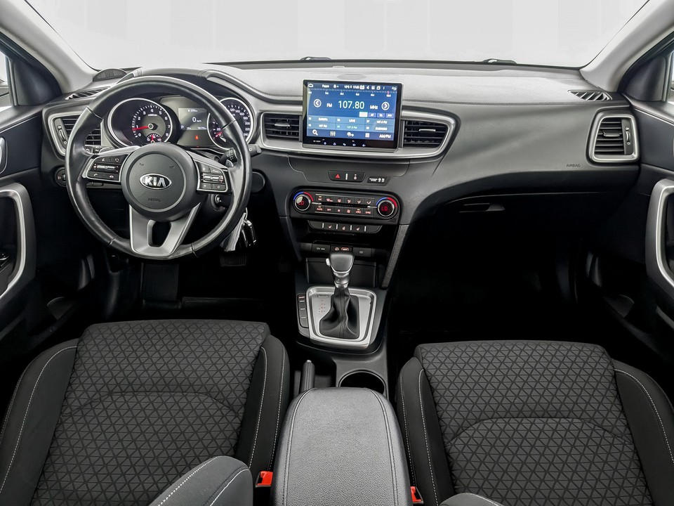 Kia Ceed Серебряный, 2018, 78 176 км