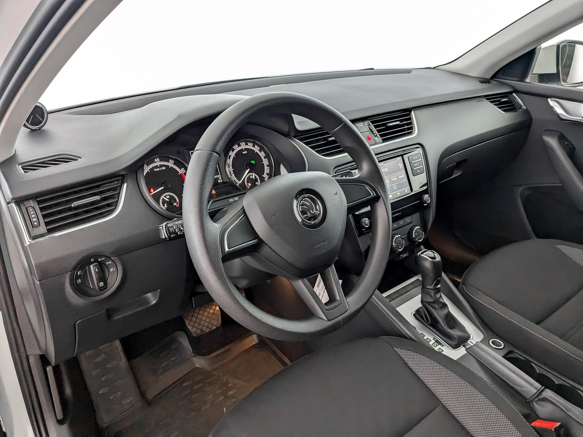 Skoda Octavia Белый, 2019, 115 441 км