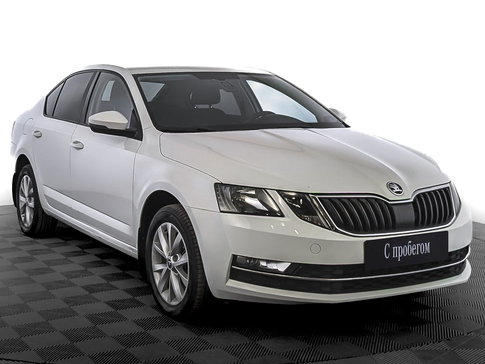 Skoda Octavia Белый, 2018, 107 473 км