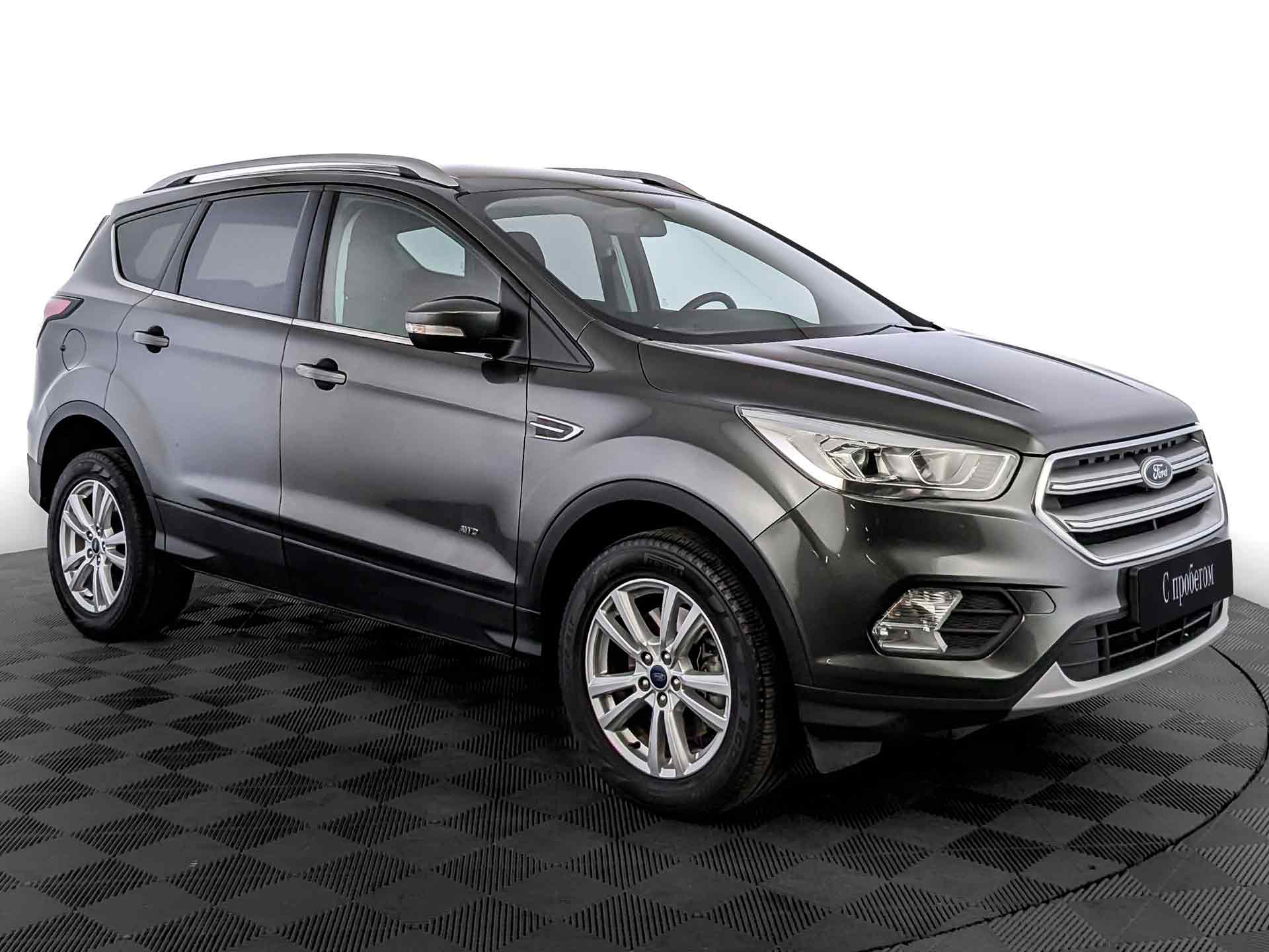 Ford Kuga серый, 2018, 111 000 км