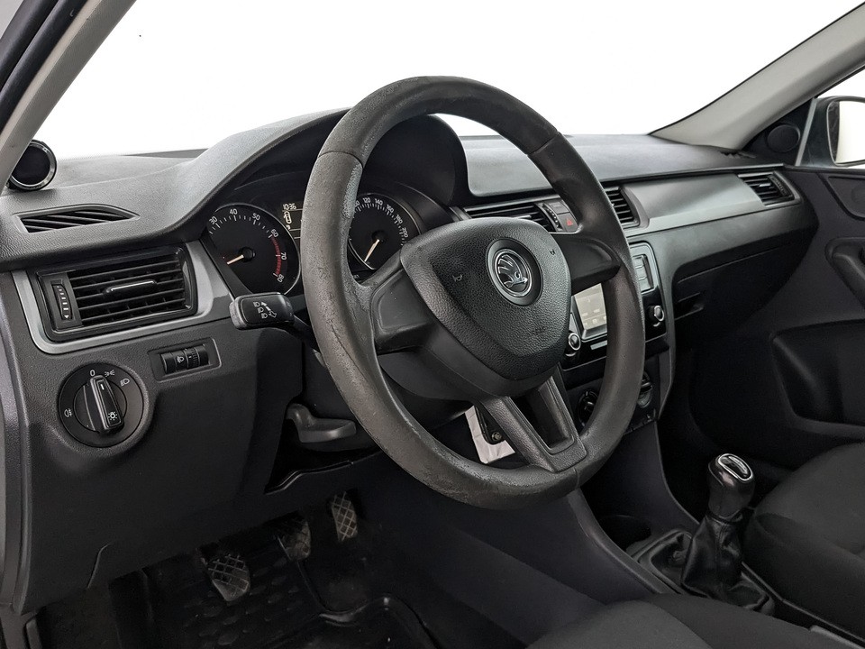 Skoda Rapid Белый, 2019, 247 834 км