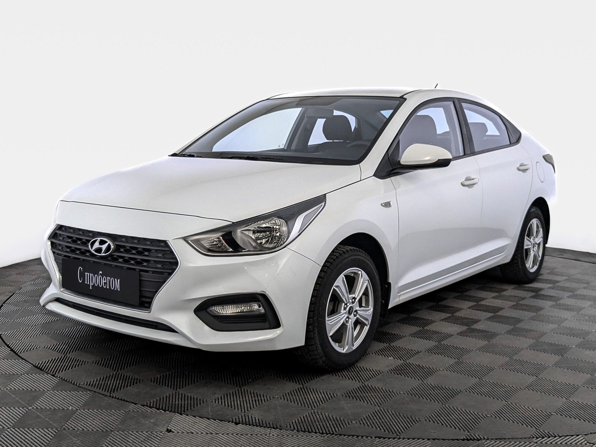 Hyundai Solaris Белый, 2019, 32 759 км