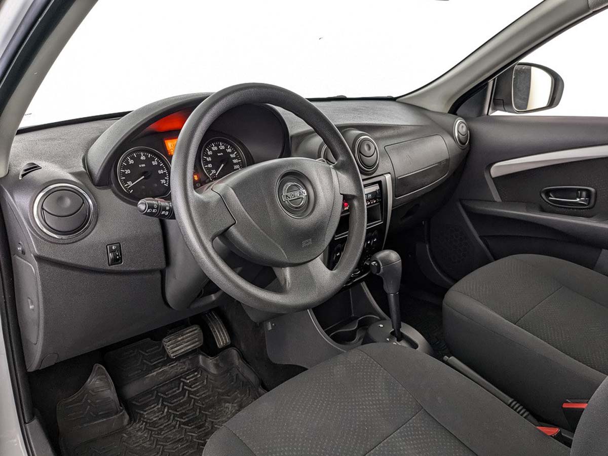 Nissan Almera Белый, 2015, 112 000 км