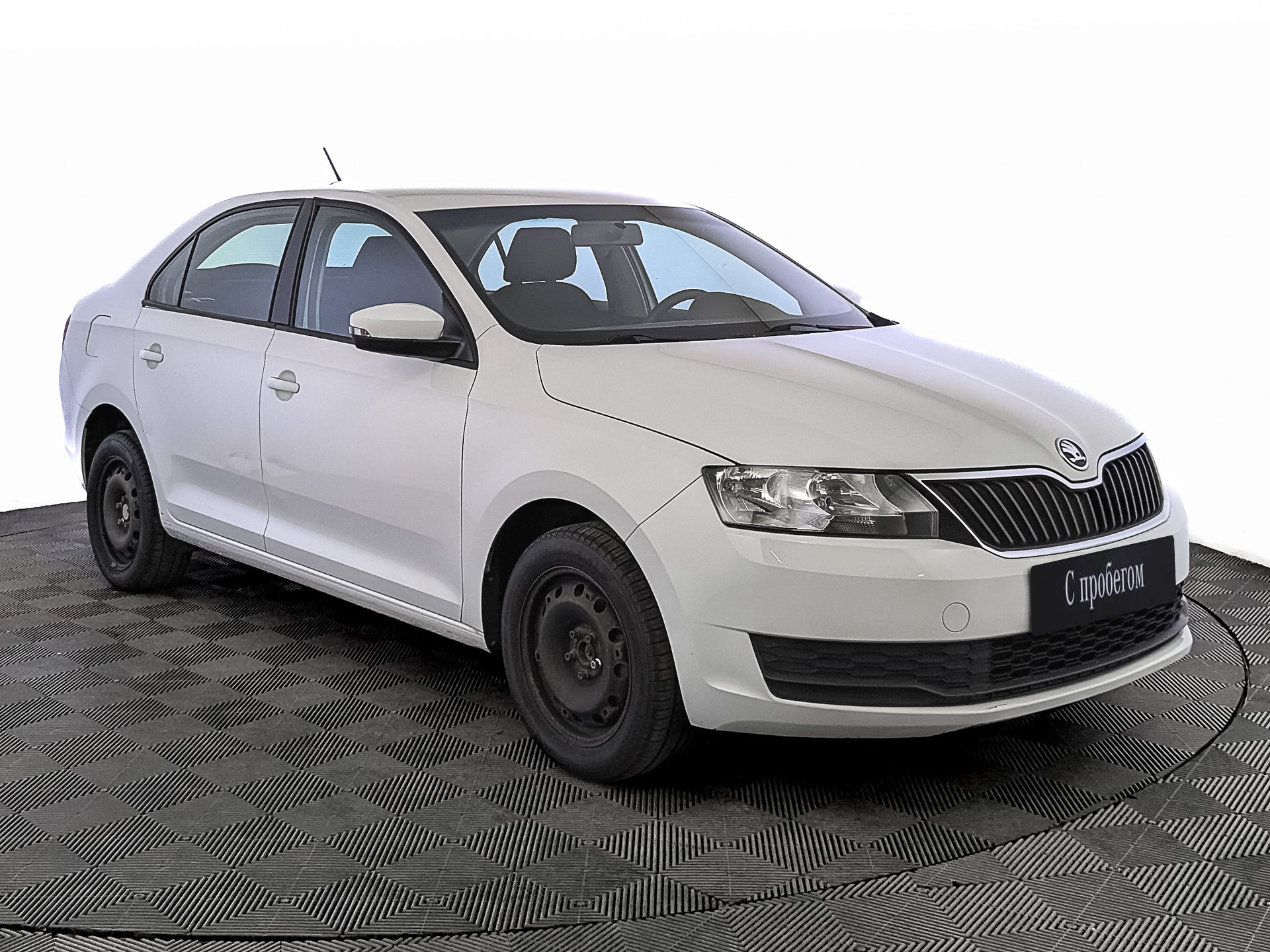 Skoda Rapid Белый, 2019, 87 256 км