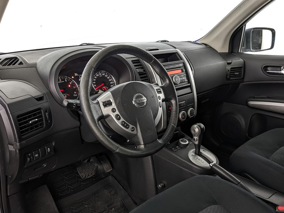 Nissan X-Trail Серебряный, 2012, 211 381 км