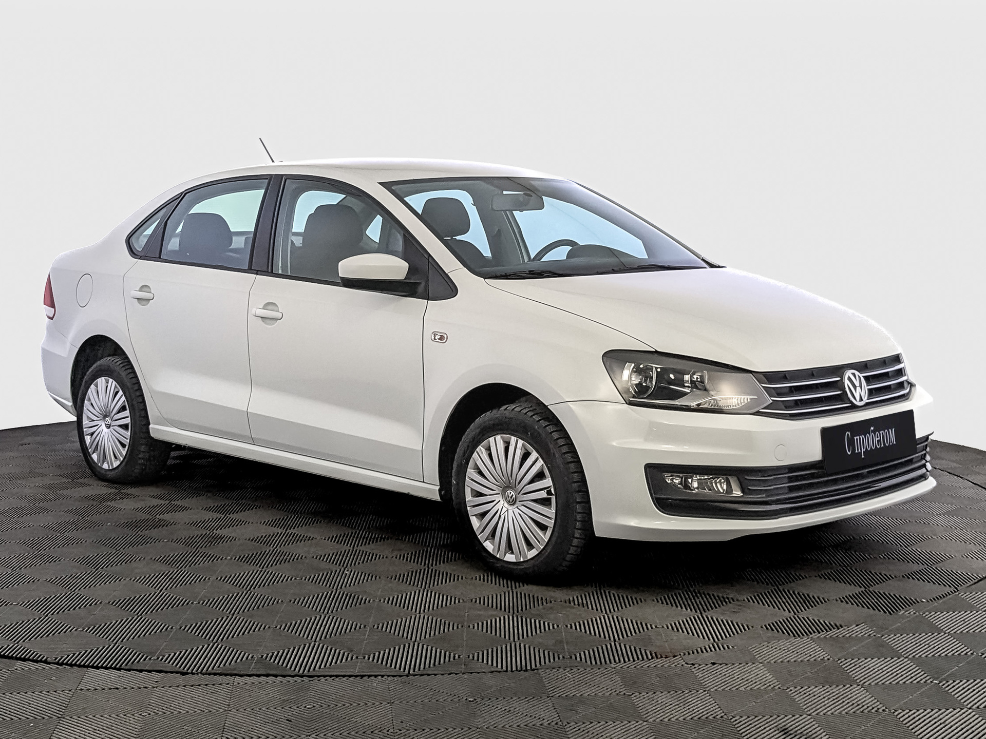 Volkswagen Polo Белый, 2017, 75 419 км