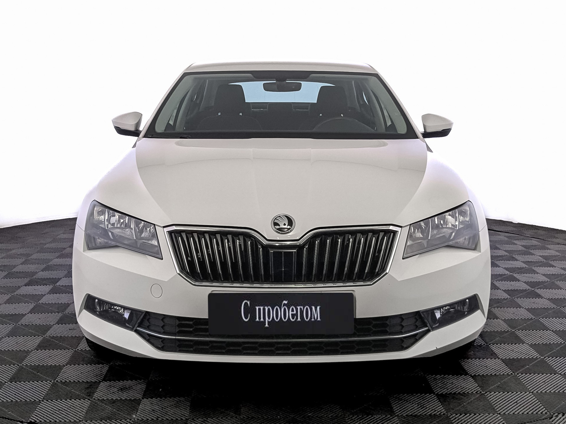 Skoda Superb белый, 2017, 50 707 км