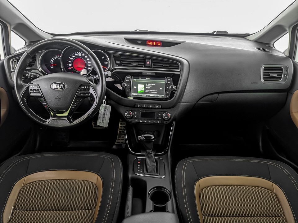 Kia Ceed Белый, 2016, 122 000 км