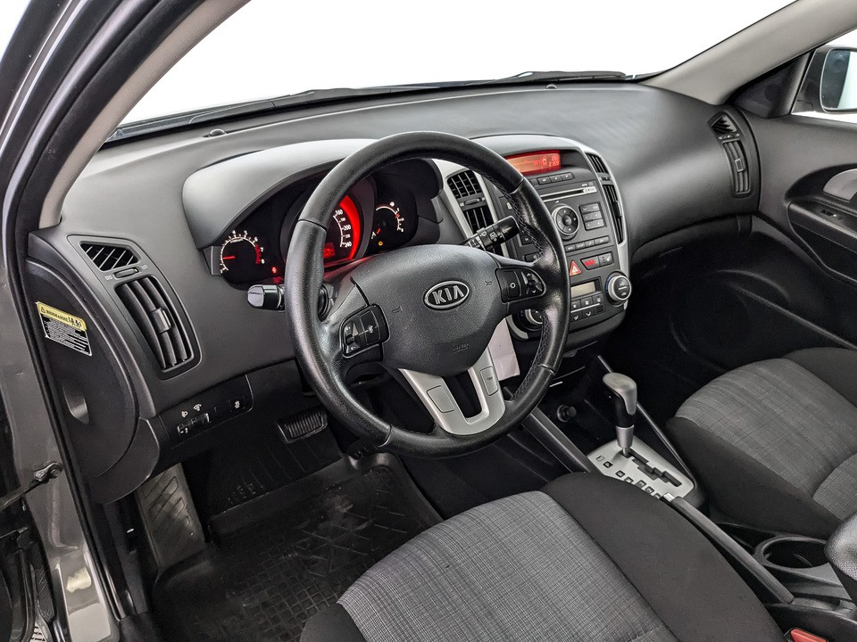 Kia Ceed Серебристый, 2011, 202 955 км