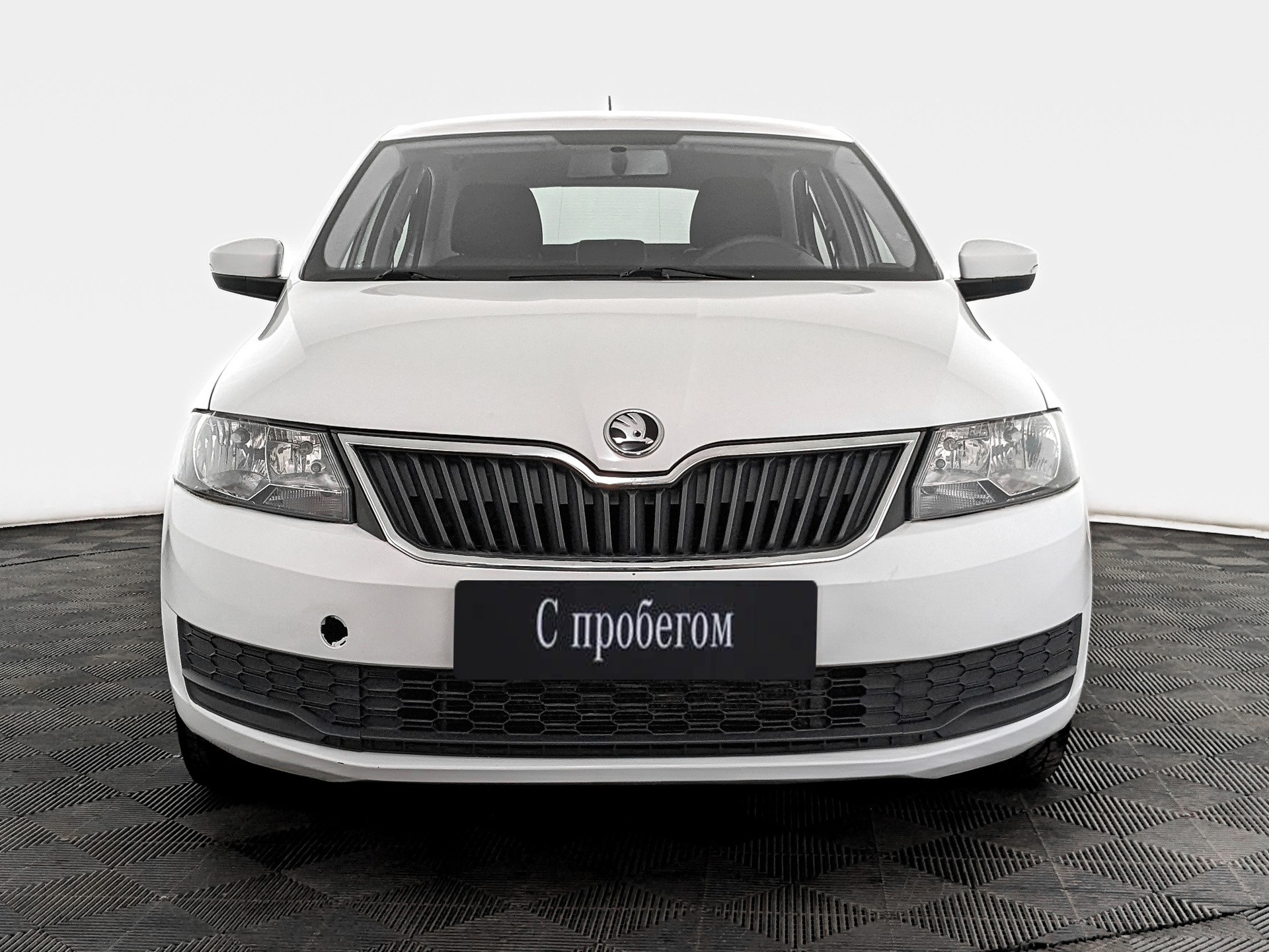 Skoda Rapid Белый, 2019, 77 223 км