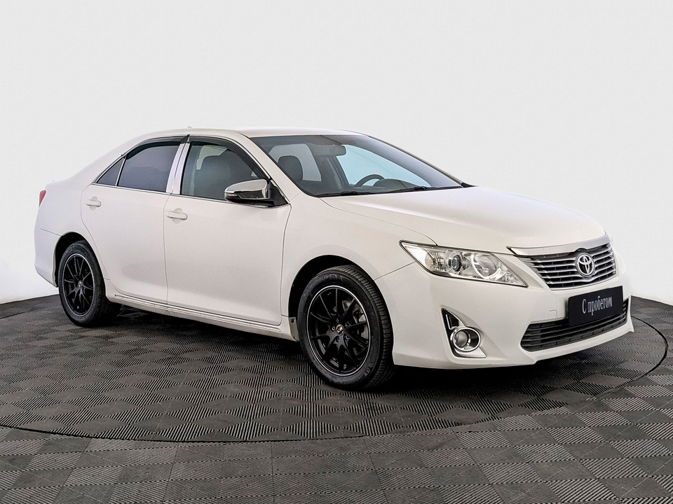 Toyota Camry Белый, 2013, 135 011 км