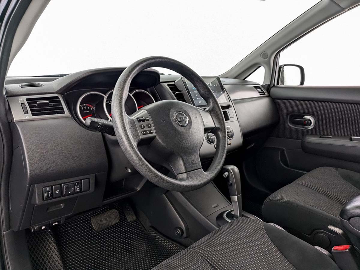 Nissan Tiida Черный, 2013, 138 270 км