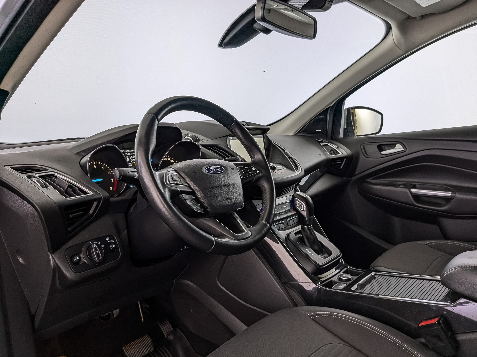 Ford Kuga серебристый, 2019, 92 613 км