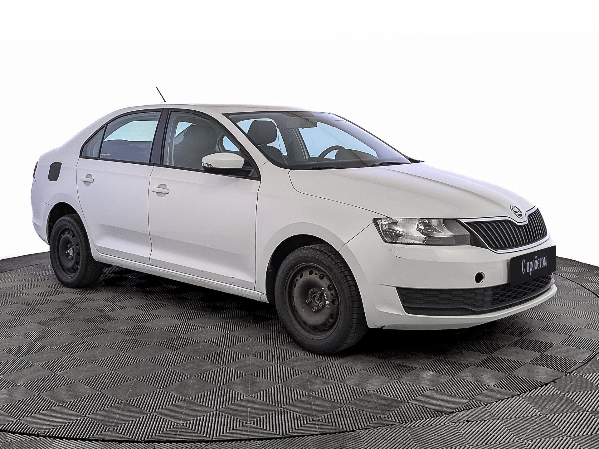 Skoda Rapid Белый, 2019, 86 186 км