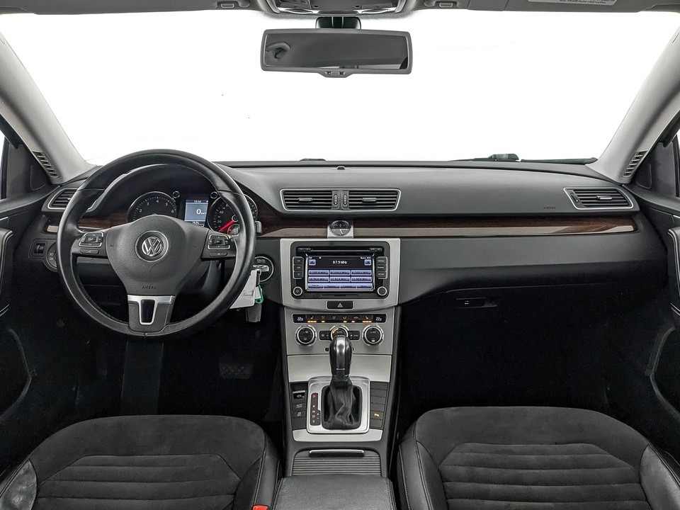 Volkswagen Passat Коричневый, 2013, 149 437 км