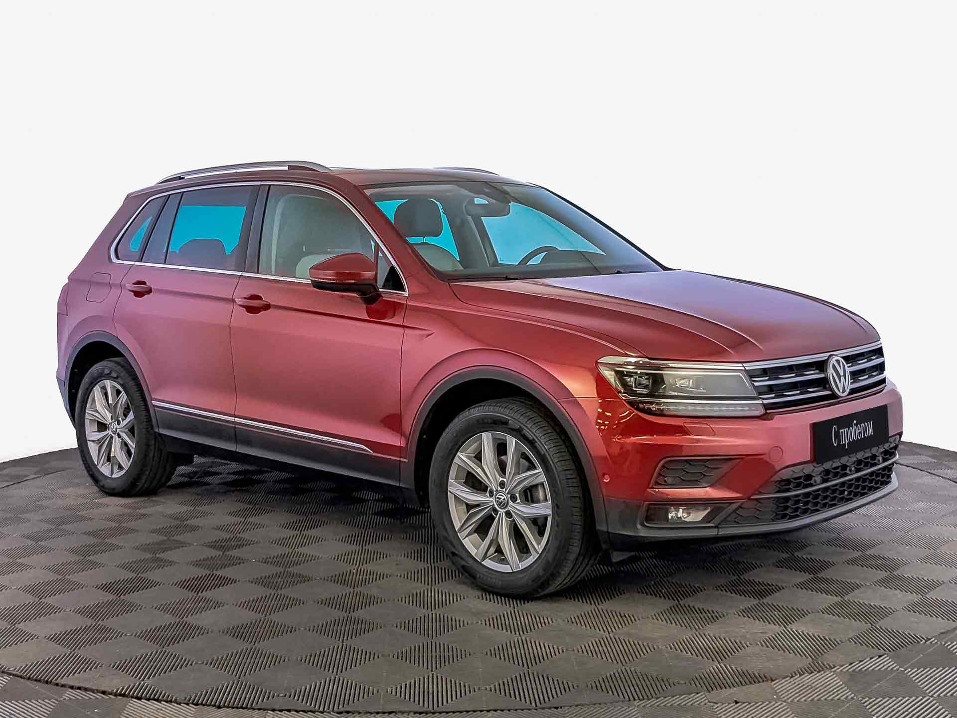 Volkswagen Tiguan Красный, 2020, 65 813 км