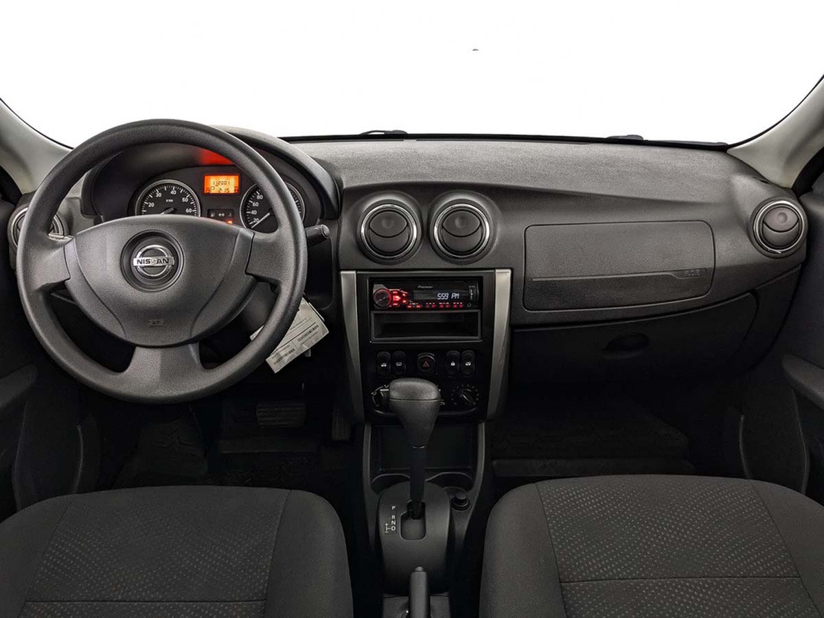 Nissan Almera Белый, 2015, 112 000 км