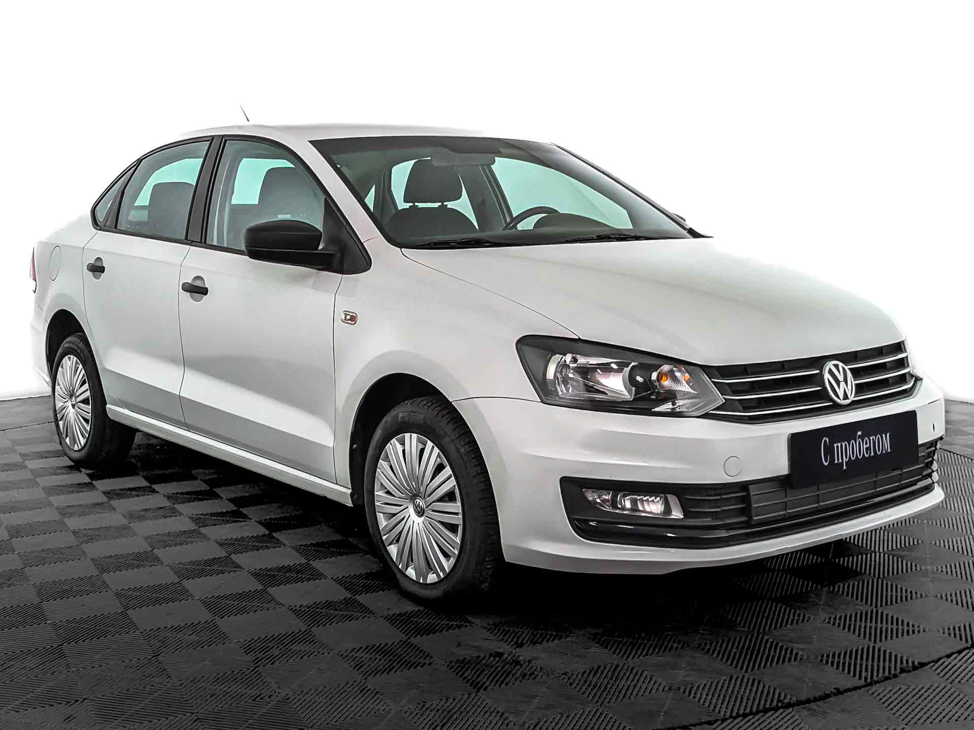 Volkswagen Polo Белый, 2018, 110 174 км