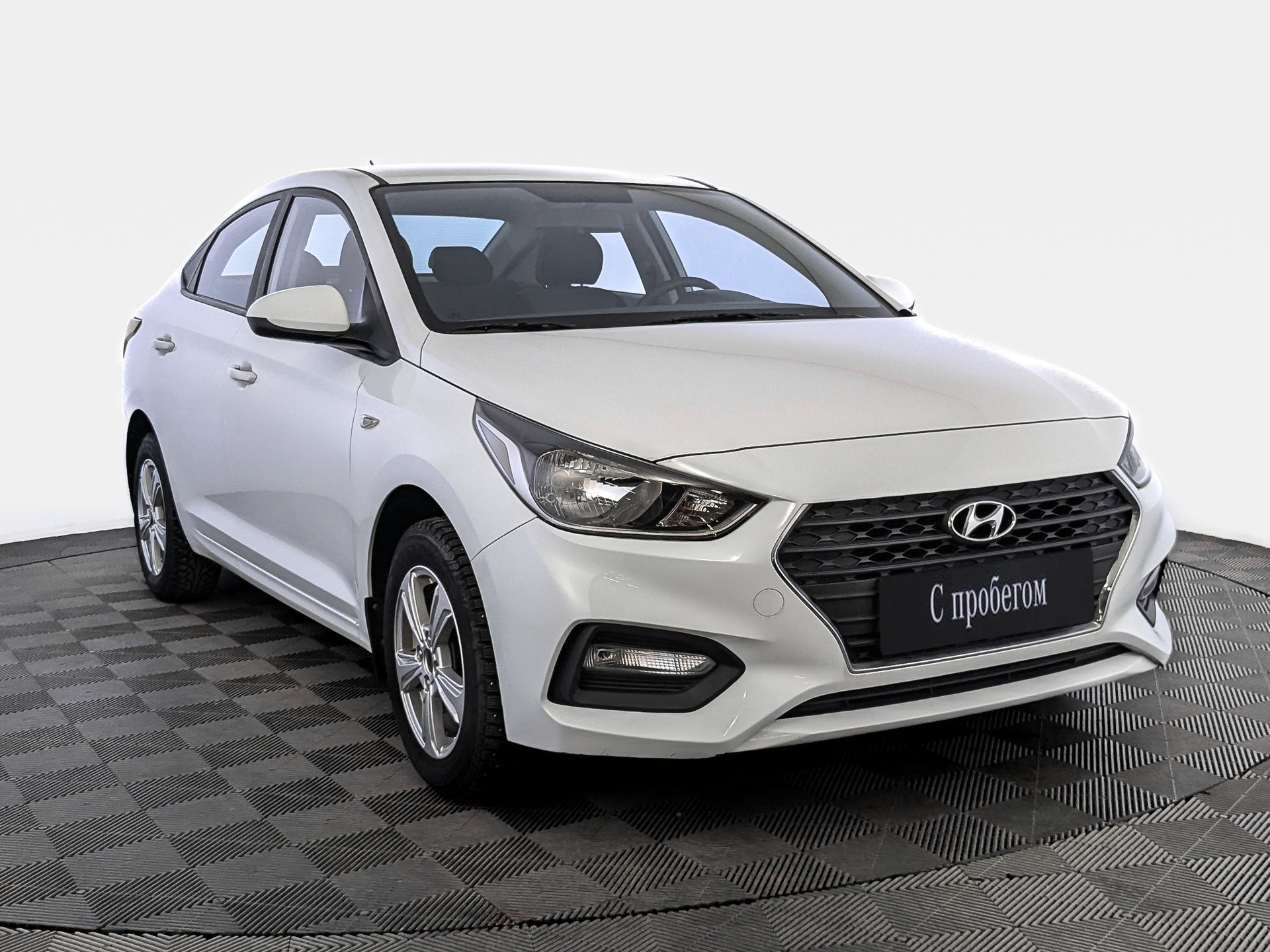 Hyundai Solaris Белый, 2019, 32 759 км