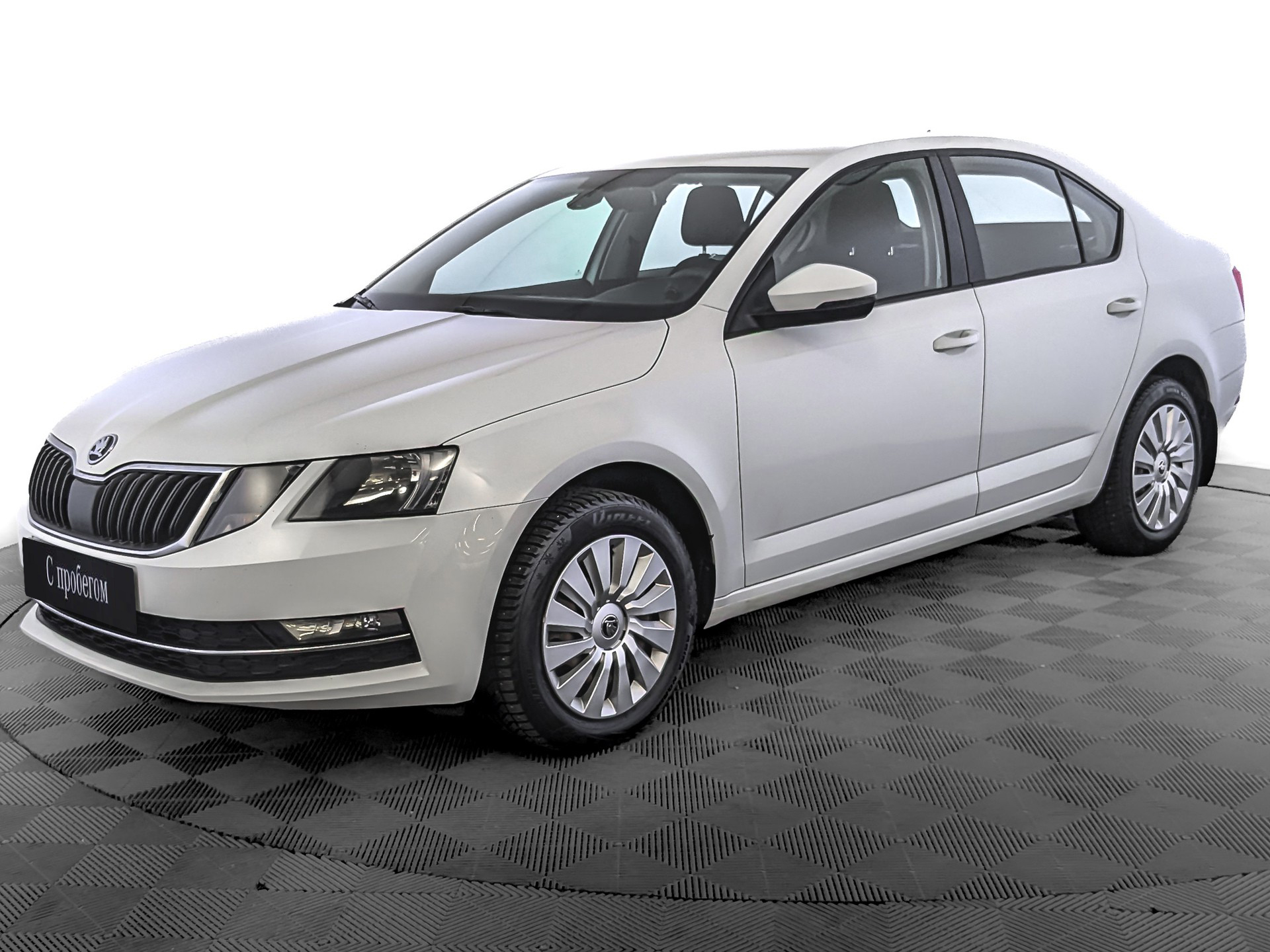 Skoda Octavia Белый, 2017, 140 461 км