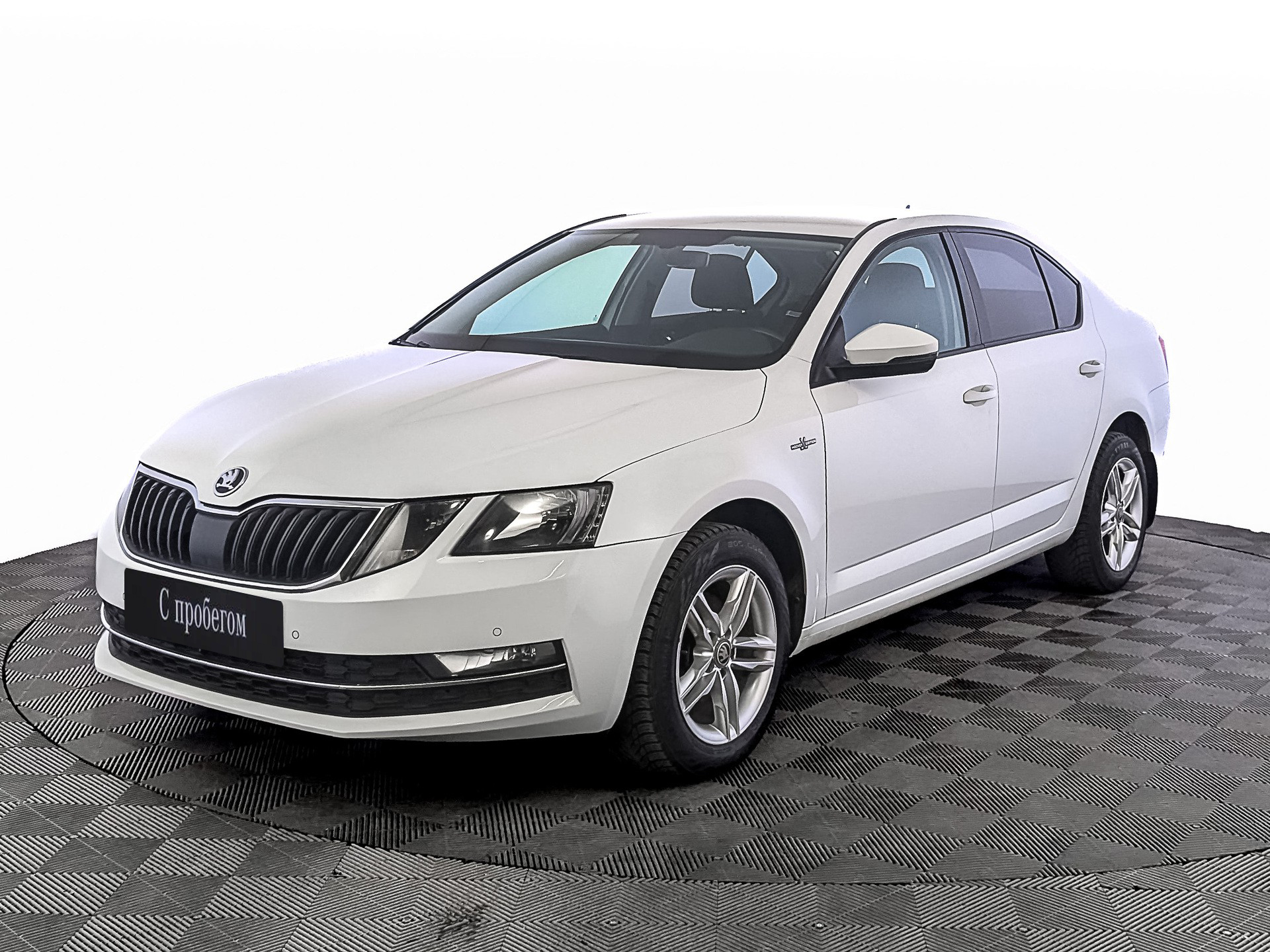 Skoda Octavia Белый, 2018, 94 073 км