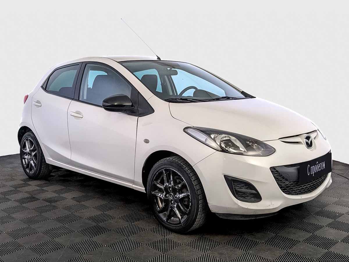 Mazda 2 Белый, 2013, 65 838 км