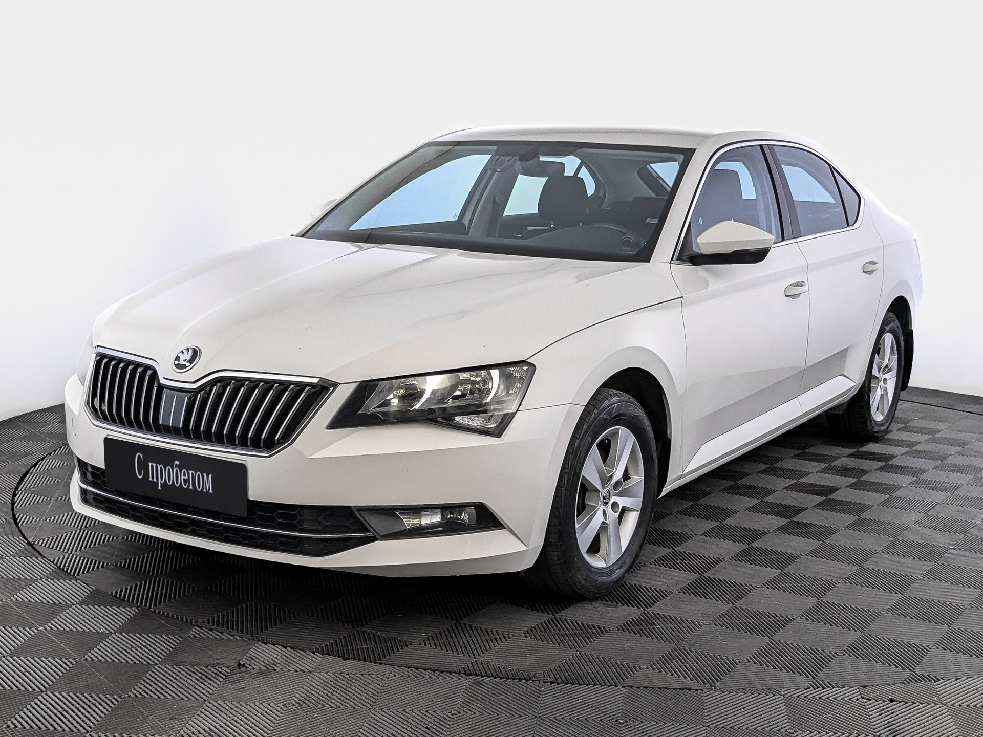 Skoda Superb белый, 2017, 137 416 км