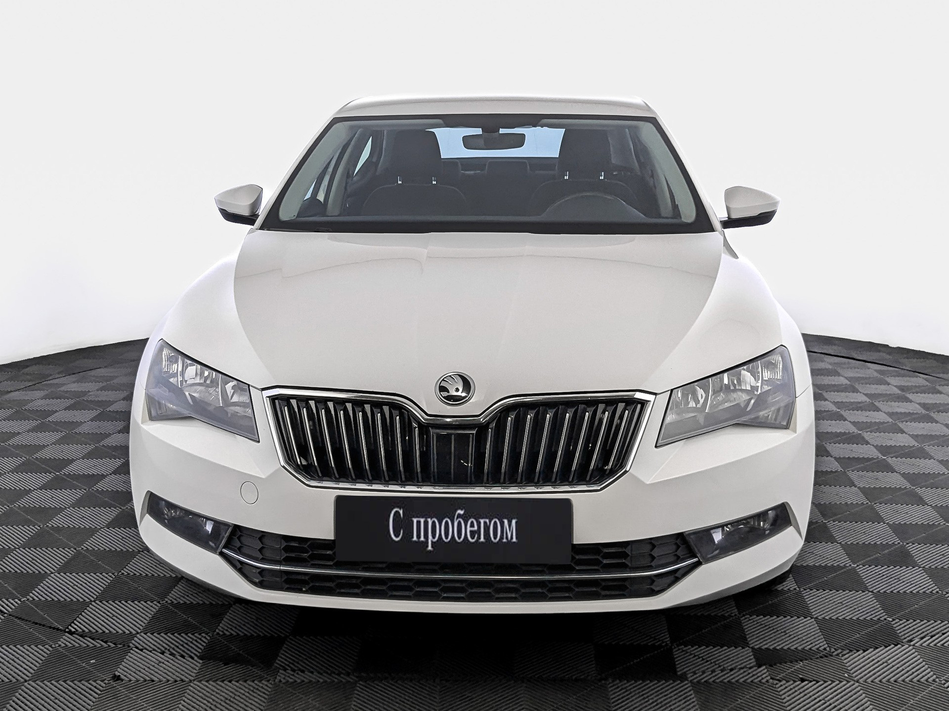 Skoda Superb белый, 2017, 105 276 км