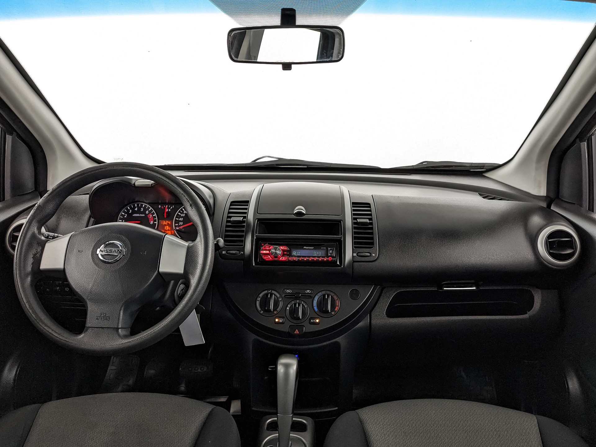 Nissan Note красный, 2012, 191 267 км