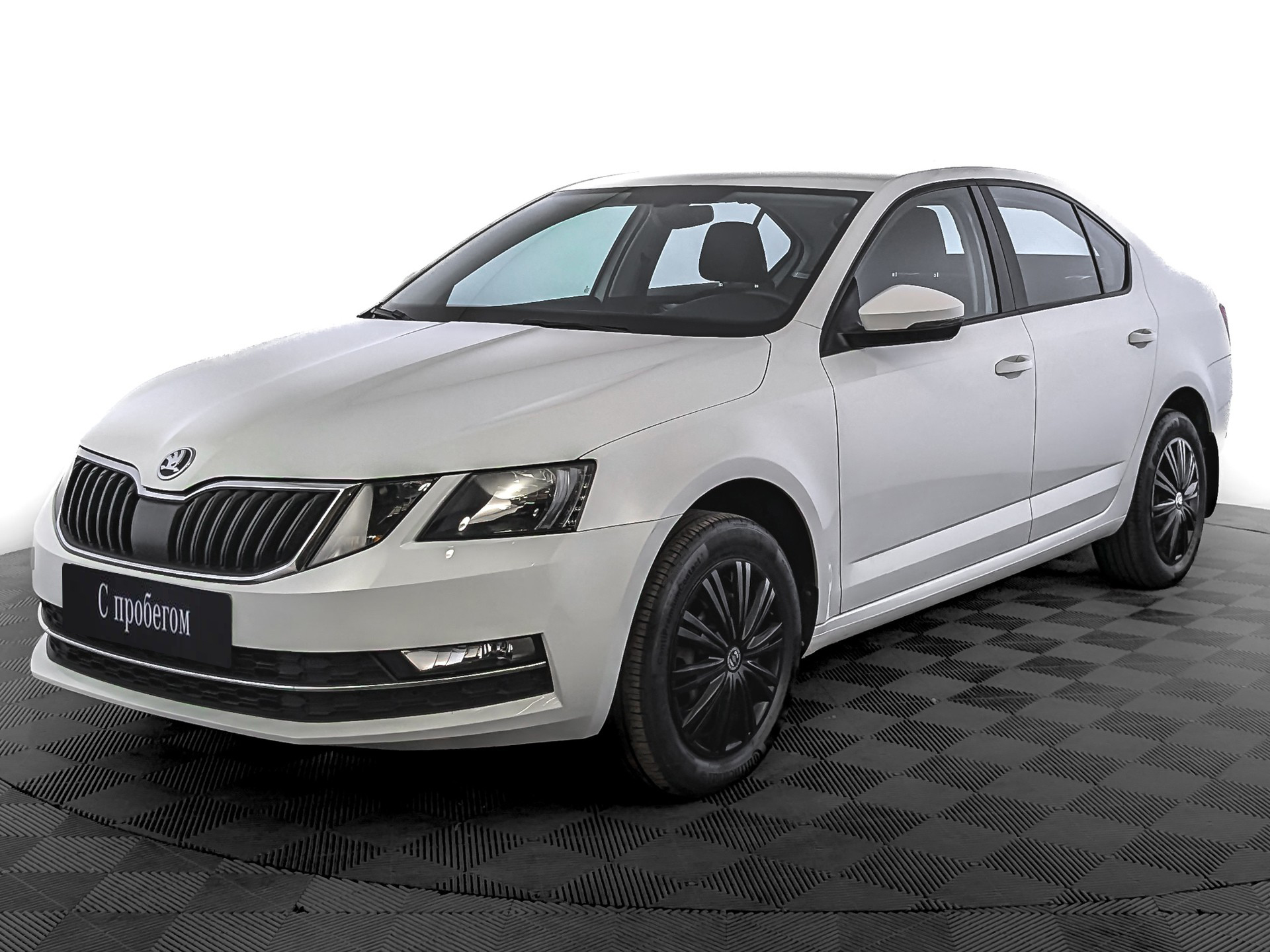 Skoda Octavia Белый, 2018, 56 162 км