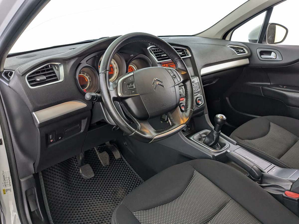 Citroen C4 белый, 2014, 136 324 км