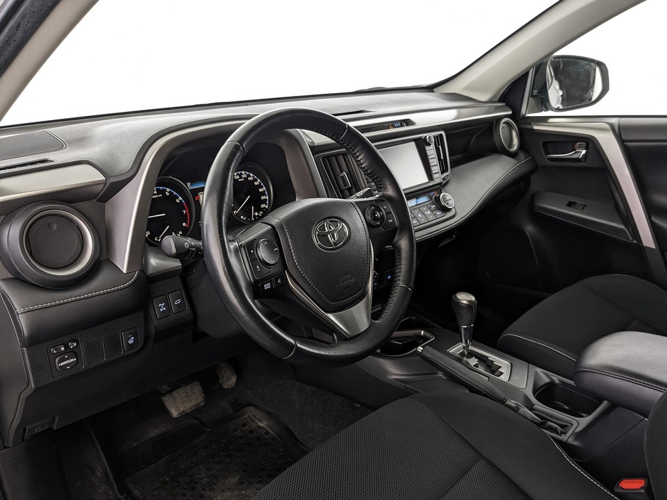 Toyota RAV4 Белый, 2018, 139 740 км